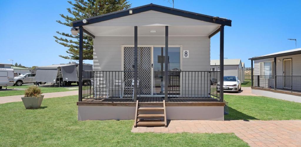 Moana Beach Tourist Park Exterior photo